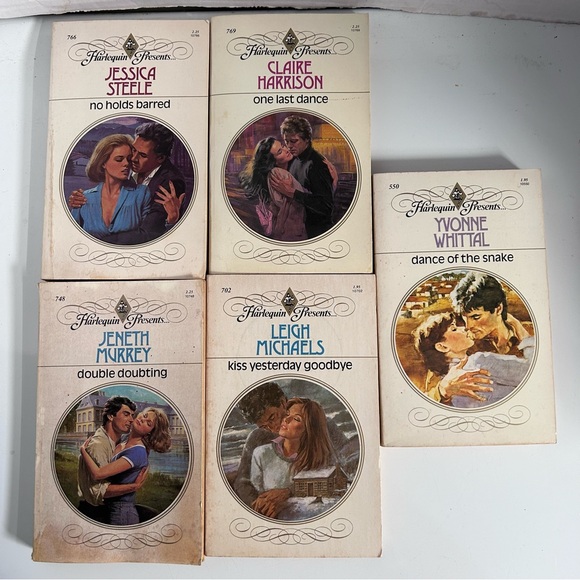 Vintage RARE Book Collection (10) Harlequin Presents -
Romance books LOT 1 - Picture 6 of 6